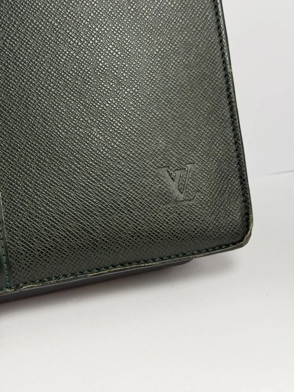 Louis Vuitton Porte-Documents Green Taiga Leather Business Bag